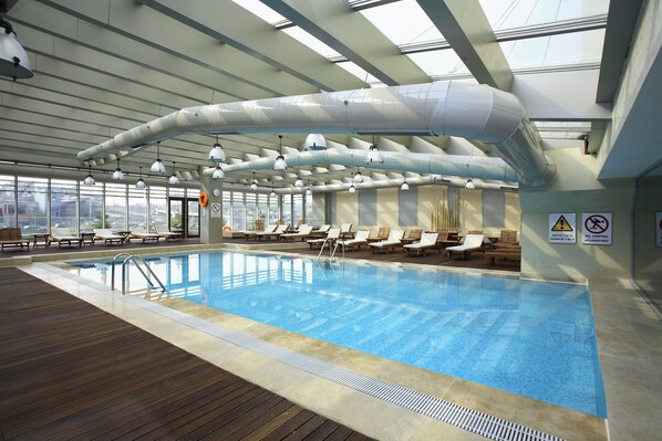 Indoor pool - Sundance Hotel Istanbul (Istanbul)
