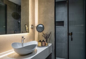 King Room | Bathroom | Deep soaking tub, rainfall showerhead, designer toiletries, hair dryer - ADM Grand Hotel (Istanbul)