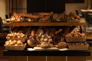 Déjeuner, dßner et souper servis sur place
