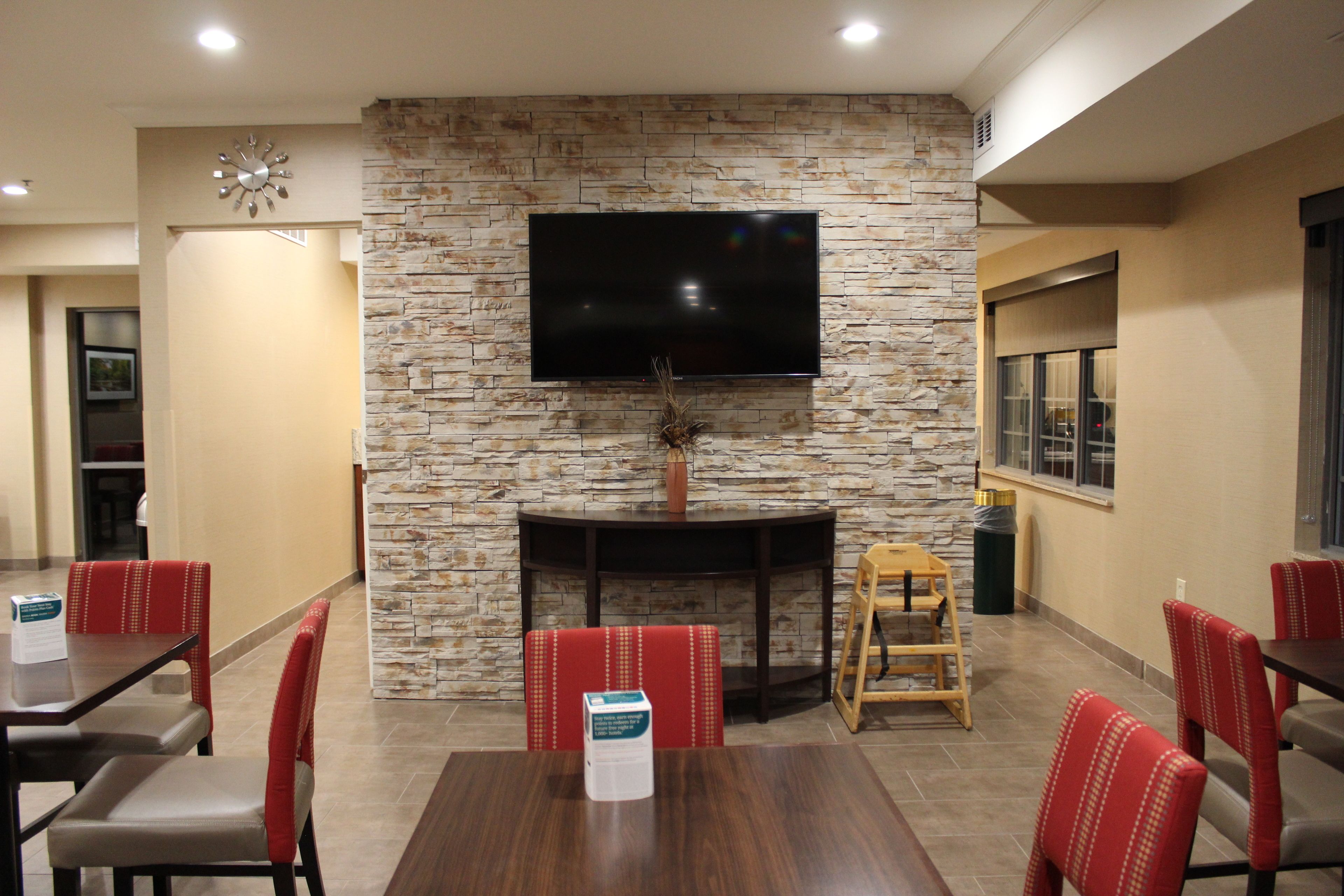 free buffet breakfast