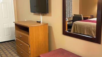 Comfort Room, 1 Queen Bed, Non Smoking, Refrigerator & Microwave
