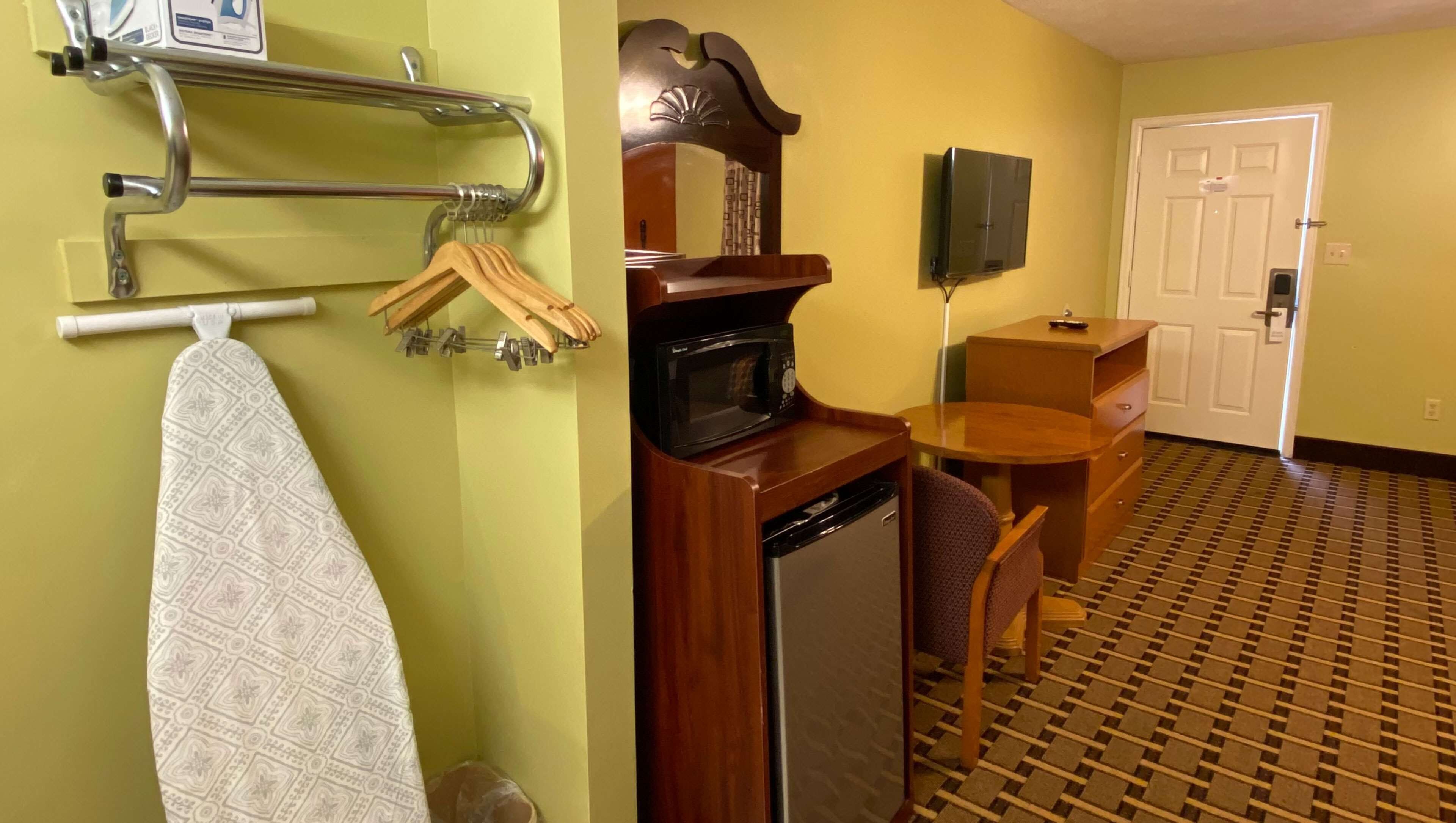 Desk, iron/ironing board, free WiFi, bed sheets