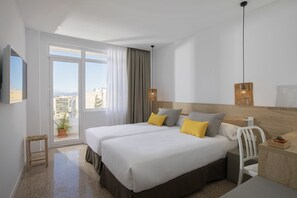 1 bedroom, in-room safe, desk, blackout curtains