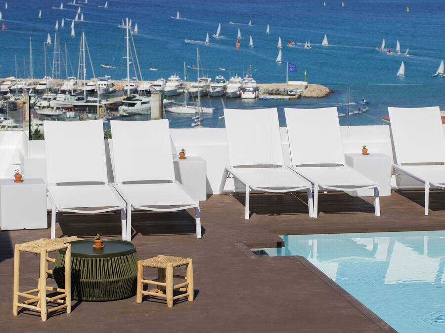 2 outdoor pools, pool umbrellas, pool loungers