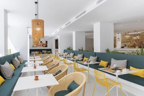 Daily buffet breakfast (EUR 14 per person) - Hotel whala!fun (Llucmajor)