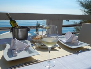 Outdoor dining - Hotel Sunce (Podstrana)