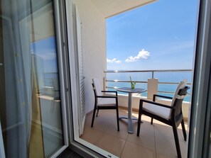 Hypo-allergenic bedding, minibar, in-room safe, desk - Hotel Sunce (Podstrana)