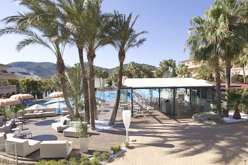 Bar accanto alla piscina
