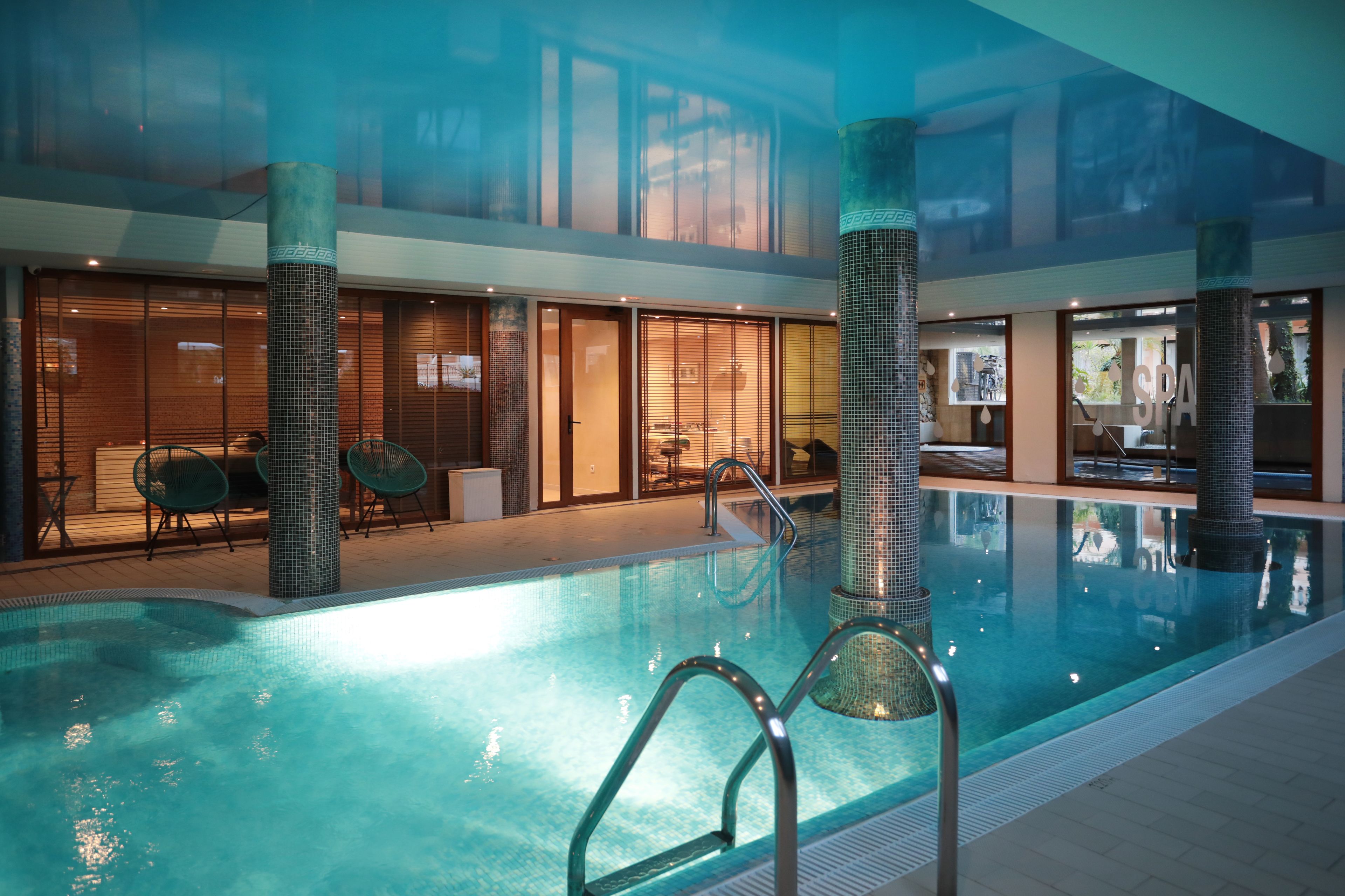 Sauna, boblebad, dampbad, tyrkisk bad/hammam, kropsbehandlinger