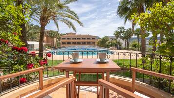 Suíte júnior, sacada (Spa Access) | Terraço/pátio