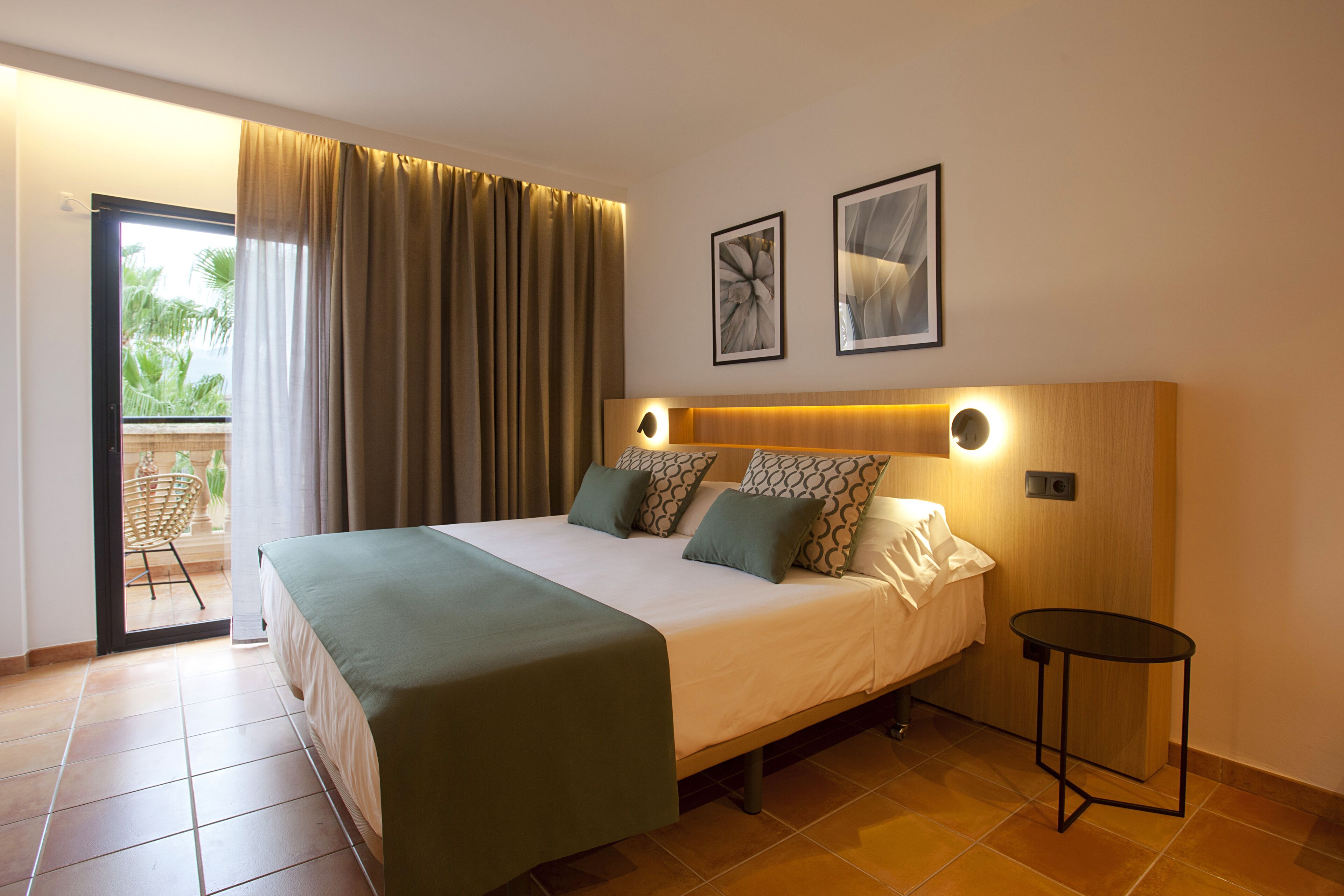 Deluxe Suite, Balcony (Spa access)