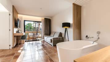 Deluxe Suite, Balcony (Spa access) | Interior