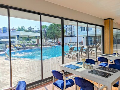 Lara World Hotel