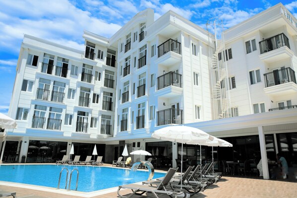 Front of property - Lara World Hotel (Antalya)