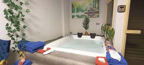 Bañera de hidromasaje privada