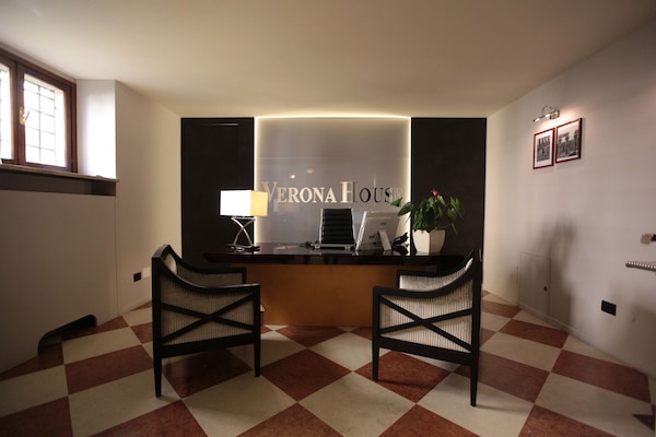 Check-in-/Check-out-Schalter