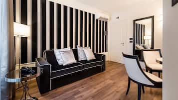 Deluxe Apartment, 1 bedroom (5 Pax) | 高級寢具、迷你吧、房內夾萬、書桌