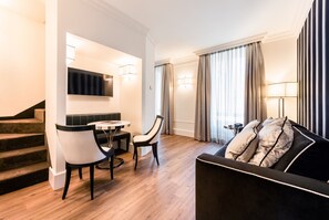 Premium bedding, minibar, in-room safe, desk - Aparthotel Verona House (Verona)