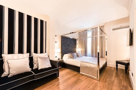 Premium bedding, minibar, in-room safe, desk