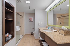 One king bed non smoking | Bathroom | Free toiletries, hair dryer, towels, toilet paper