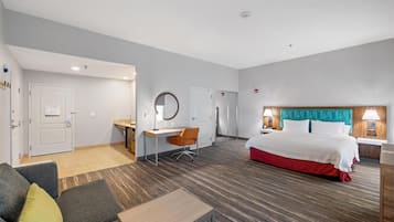 Studio, Accessible, Non Smoking | Pillowtop beds, blackout drapes, iron/ironing board