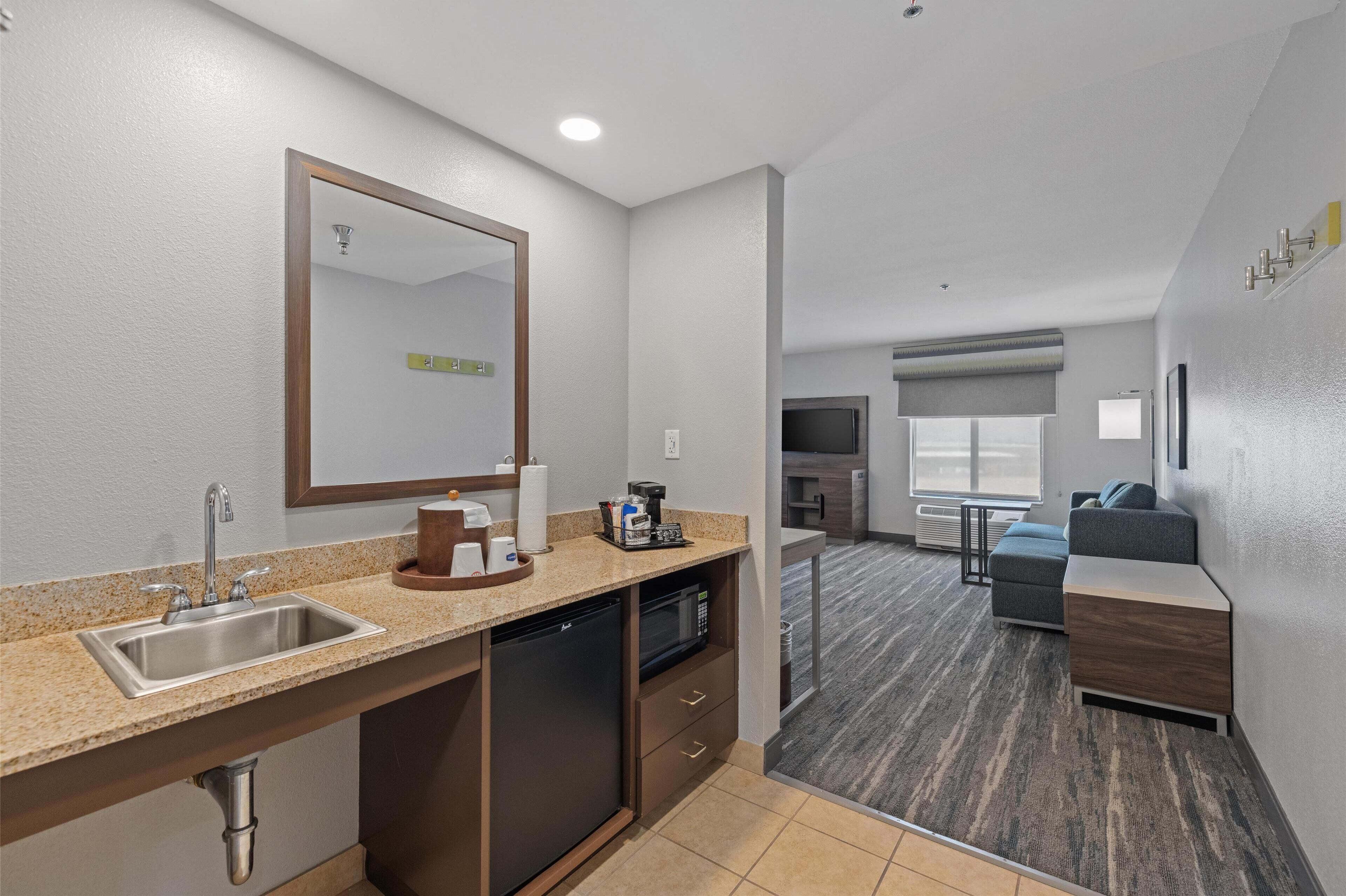 one king studio sofabed non smoking | minibar