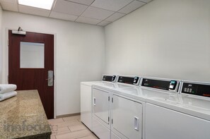 Laundry room - Springhill Suites by Marriott Tampa Brandon (Tampa)