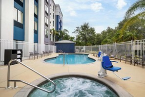 Outdoor pool - Springhill Suites by Marriott Tampa Brandon (Tampa)
