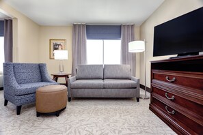 Suite, 1 cama King size | Ropa de cama de alta calidad y caja de seguridad en la habitación 