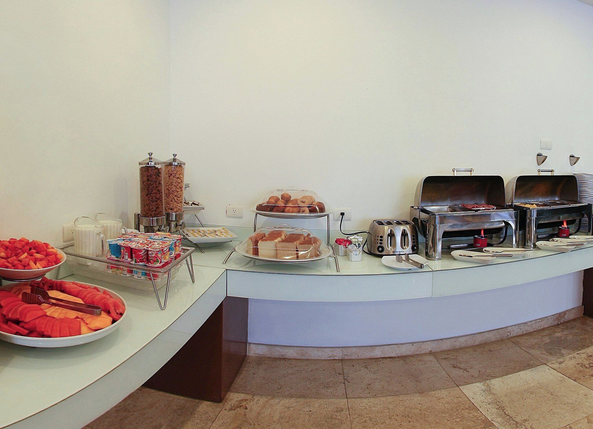 Desayuno de autoservicio incluido todos los días