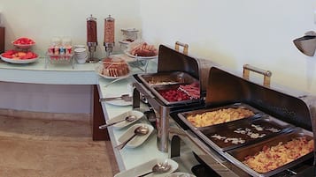 Tägliches inbegriffenes Frühstück zur Selbstbedienung