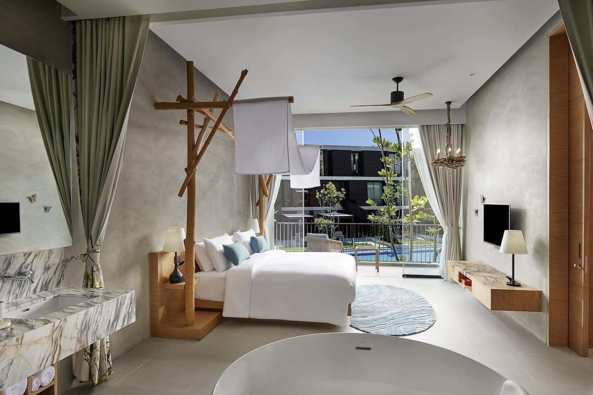 Familien-Suite, Mehrere Betten, Poolblick | Hochwertige Bettwaren, Minibar (mit einigen kostenlosen Artikeln)