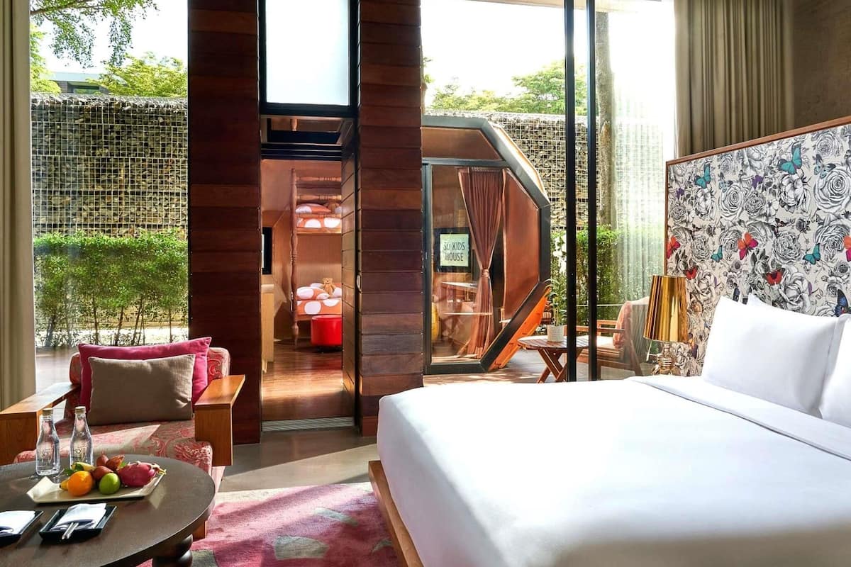 Family Room, Multiple Beds, Garden View (SO Family Kids House) | Ropa de cama de alta calidad y artículos del minibar gratis