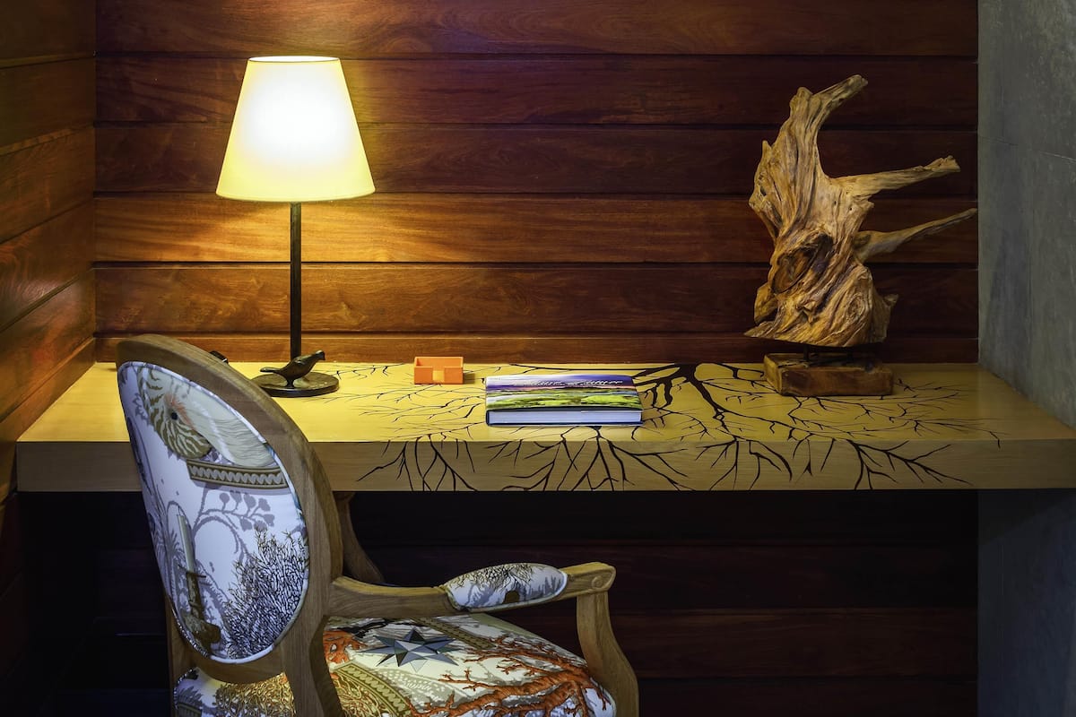 Premium bedding, free minibar items, in-room safe, desk