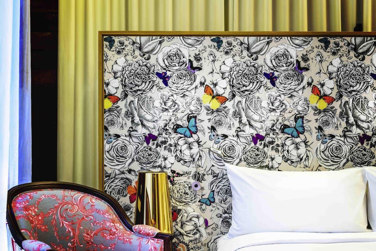 Hochwertige Bettwaren, Minibar (mit einigen kostenlosen Artikeln)