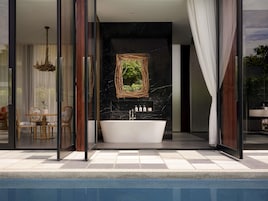 别墅, 1 间卧室, 私人游泳池 (So Pool Villa, So Nature Design) | 浴室 | 独立的浴缸和淋浴、深泡浴缸、大花洒淋浴喷头、名牌洗护用品