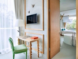 Suite familiar, diversos llits, vistes a la piscina | Roba de llit d'alta qualitat i minibar amb articles gratuïts 