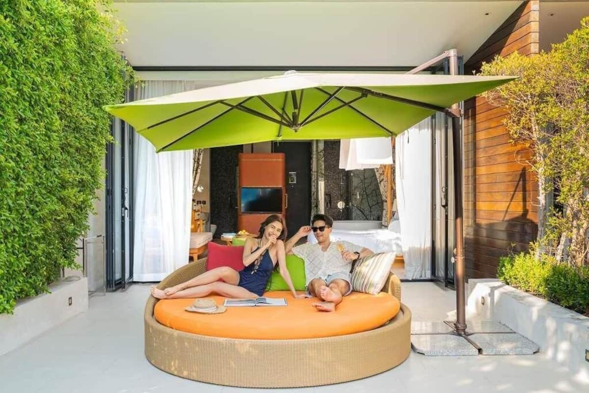 Signature, 1 King Bed, Pool Access (So lofty) | Ropa de cama de alta calidad y artículos del minibar gratis