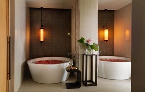 Salas de tratamiento para parejas, tratamientos corporales, aromaterapia