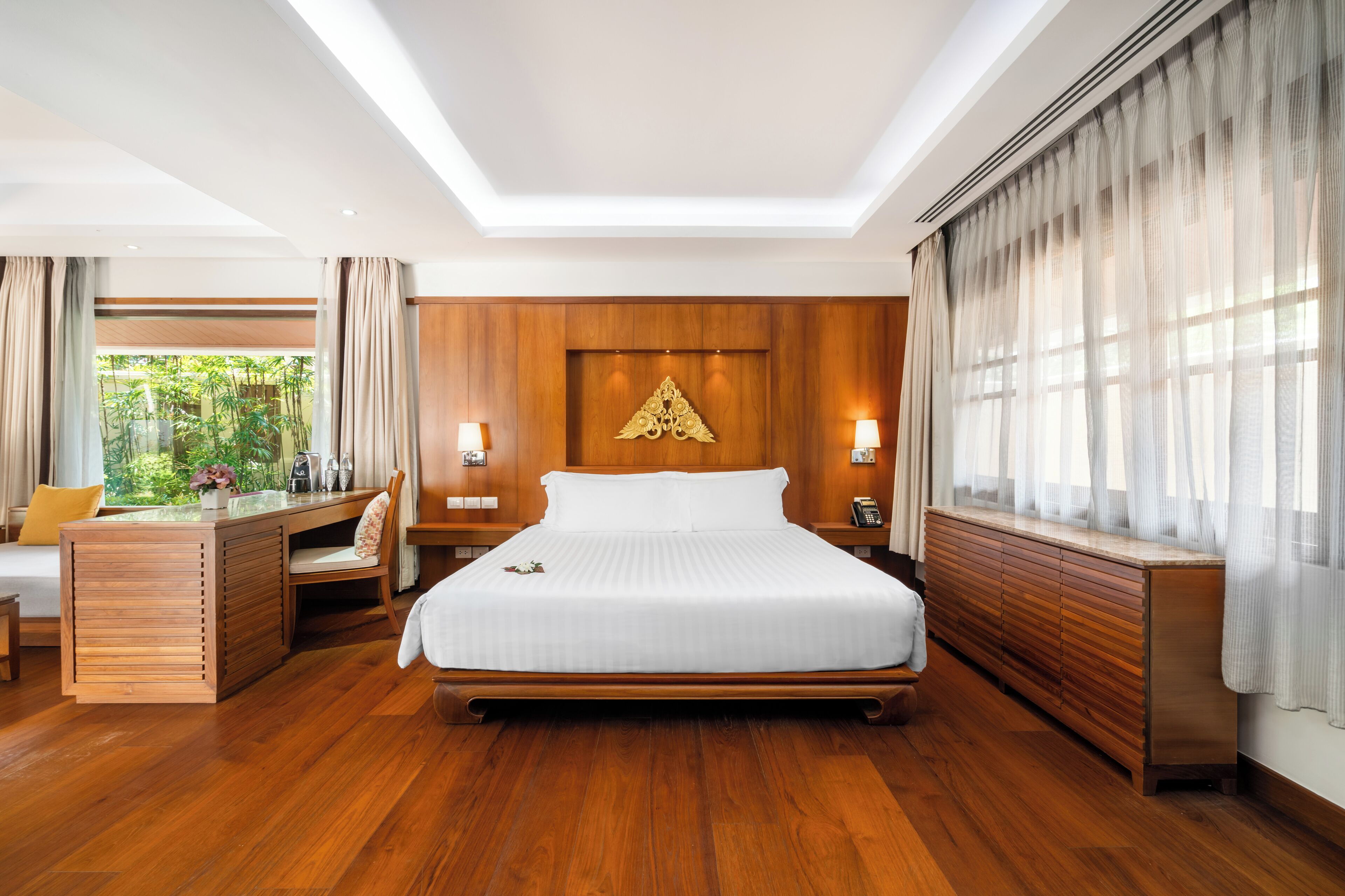 1 bedroom, premium bedding, minibar, in-room safe