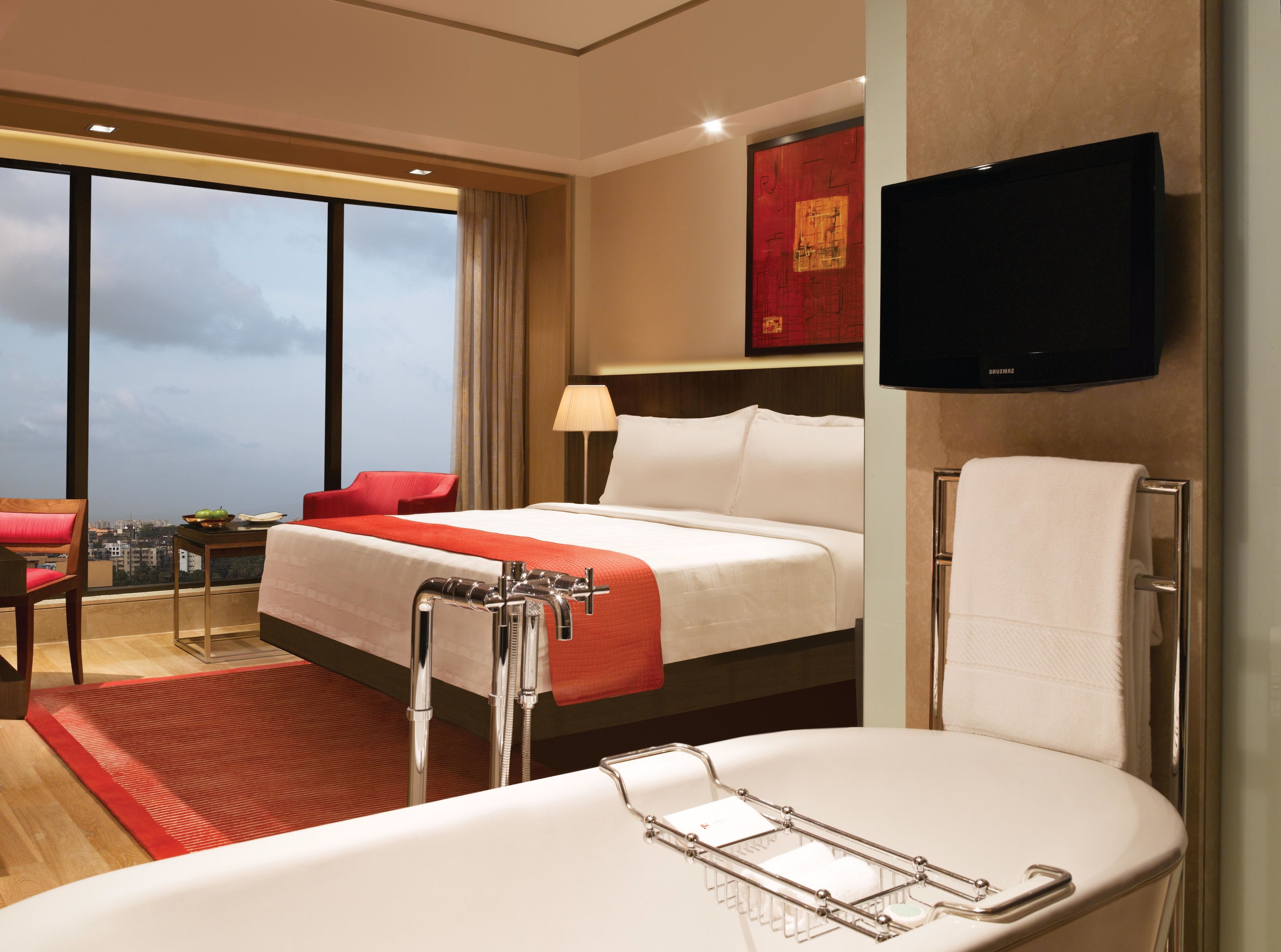 1 bedroom, premium bedding, down duvets, minibar