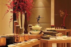 Buffet - Trident Bandra Kurla Mumbai (Mumbai)