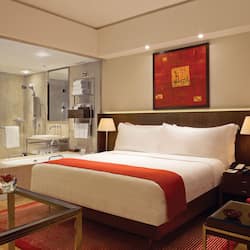 1 bedroom, premium bedding, down duvets, minibar
