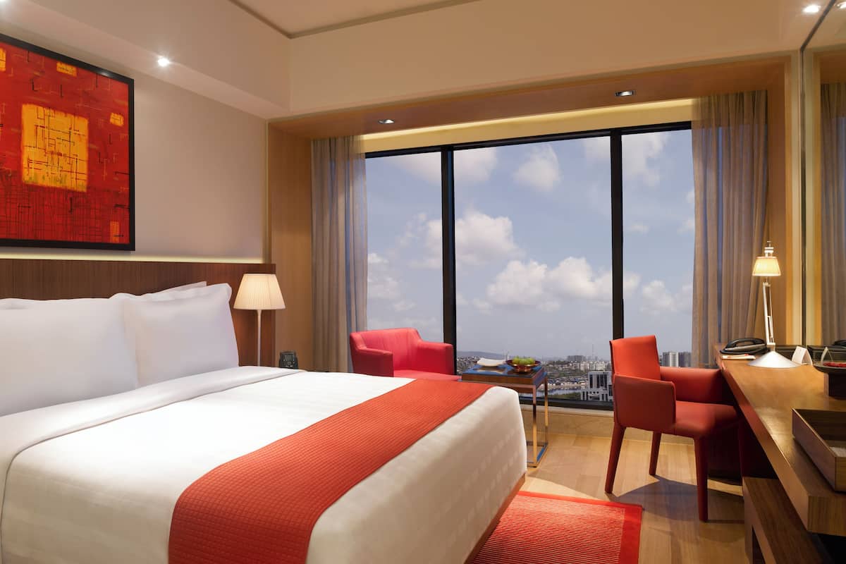 Deluxe Room, 2 Twin Beds | 1 bedroom, premium bedding, down comforters, minibar