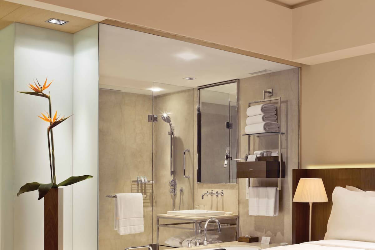 combined shower/bathtub, deep-soaking bathtub, rainfall showerhead