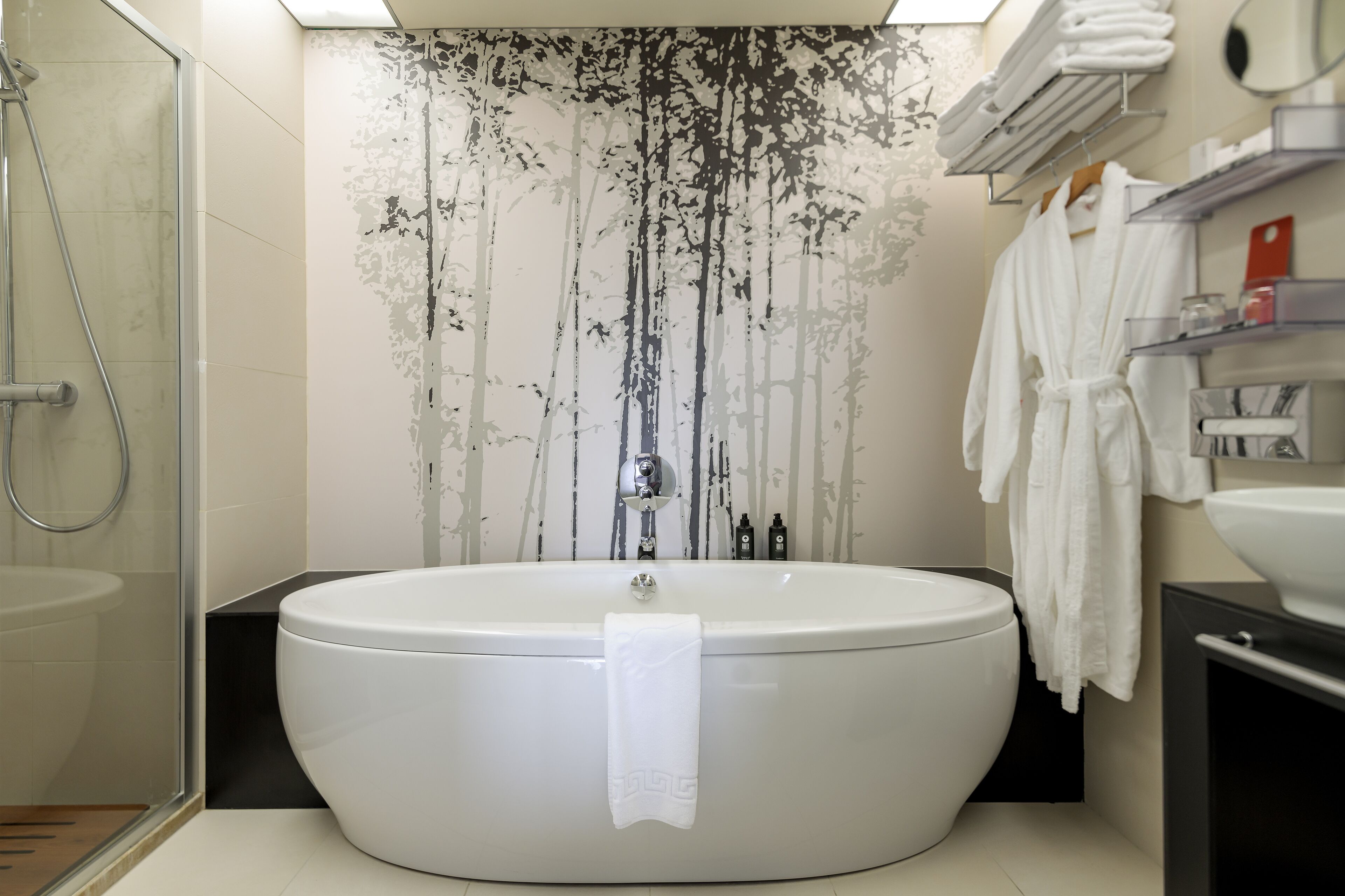 suite, 1 king bed, non smoking | bathroom | bathtub, free toiletries, hair dryer, bathrobes