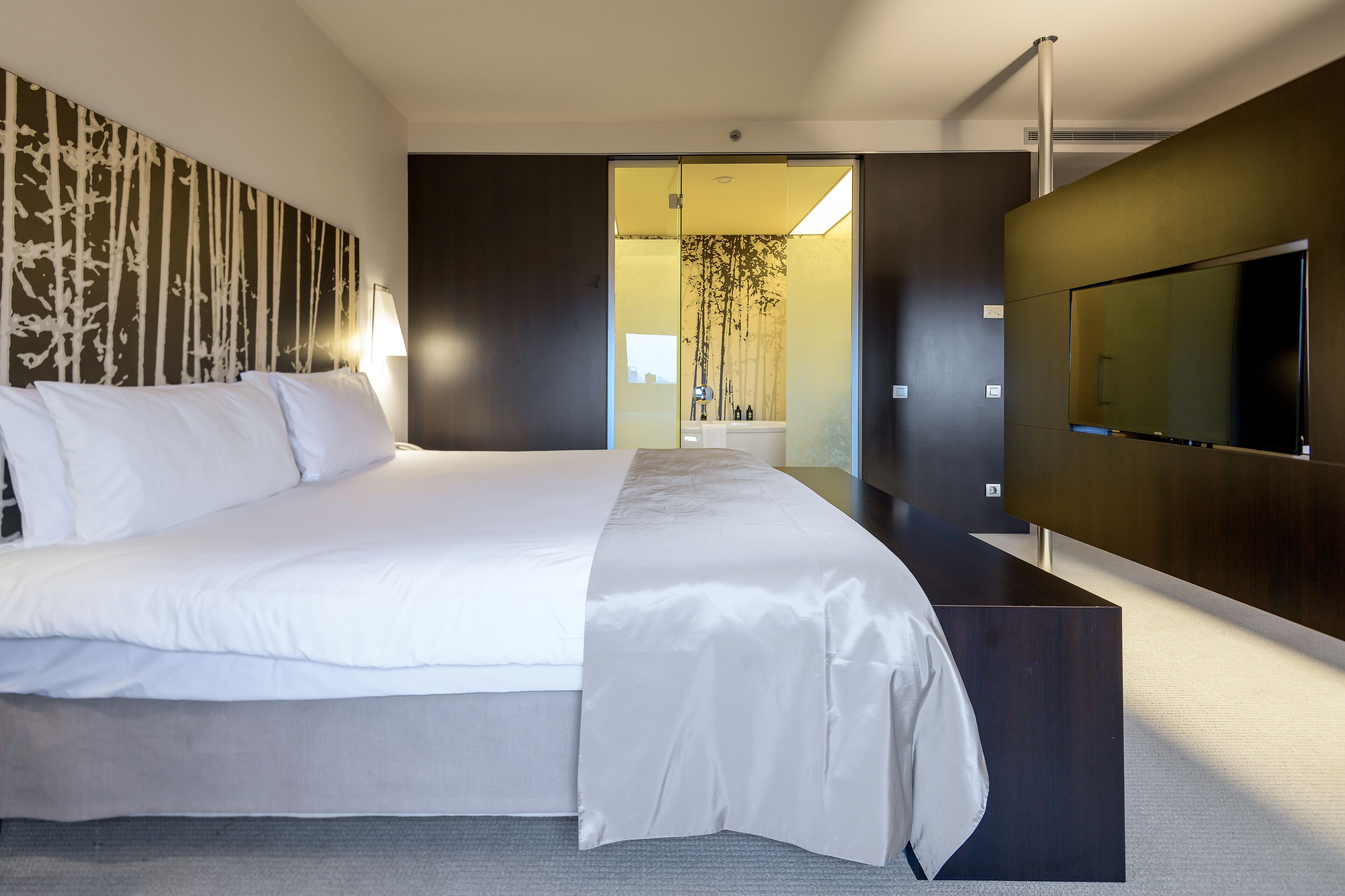 Ropa de cama hipoalergénica y minibar 