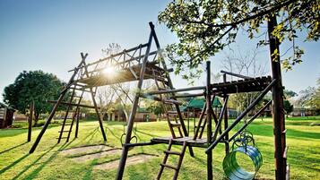 Children’s play area – outdoor