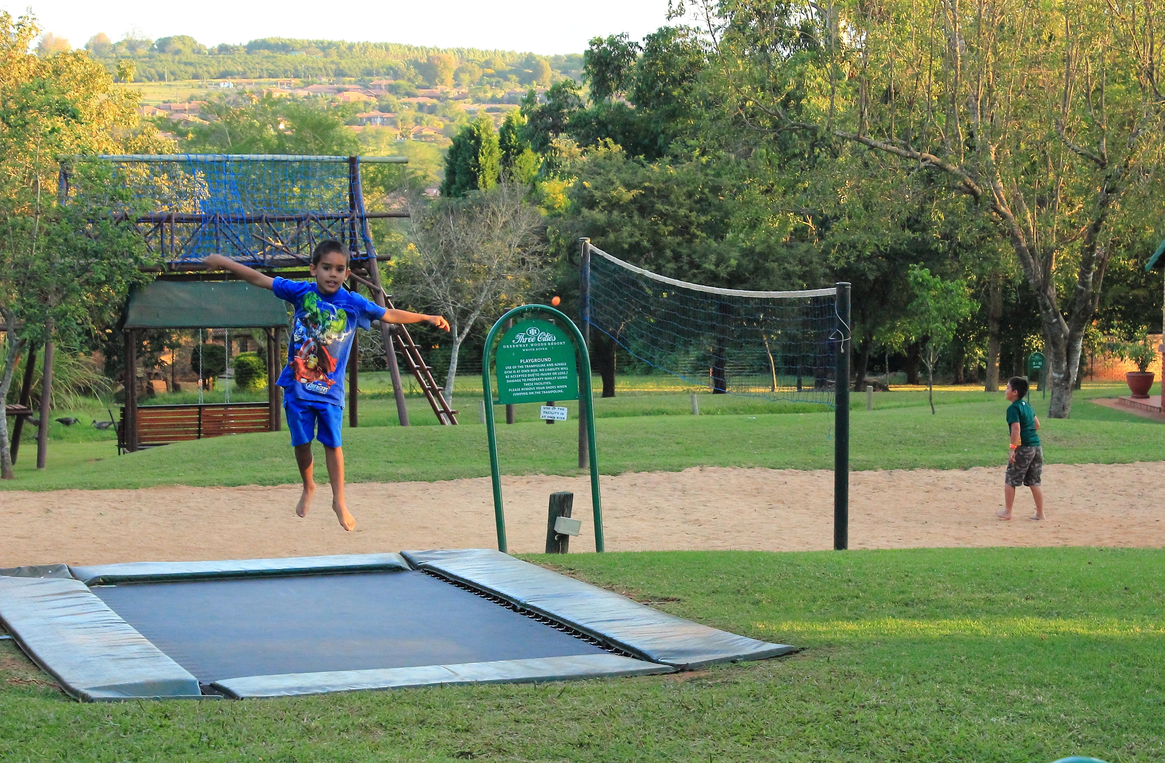 室外兒童遊樂區