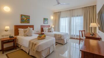 Comfort Apartment, 2 Bedrooms, Kitchen | In-room safe, desk, blackout curtains, soundproofing